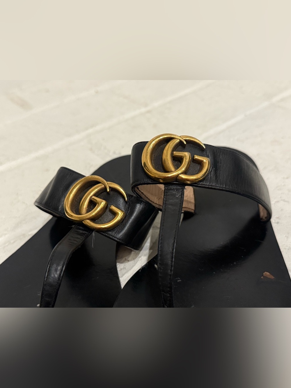 Gucci Black Leather Thong Sandals with Gold GG Hardware